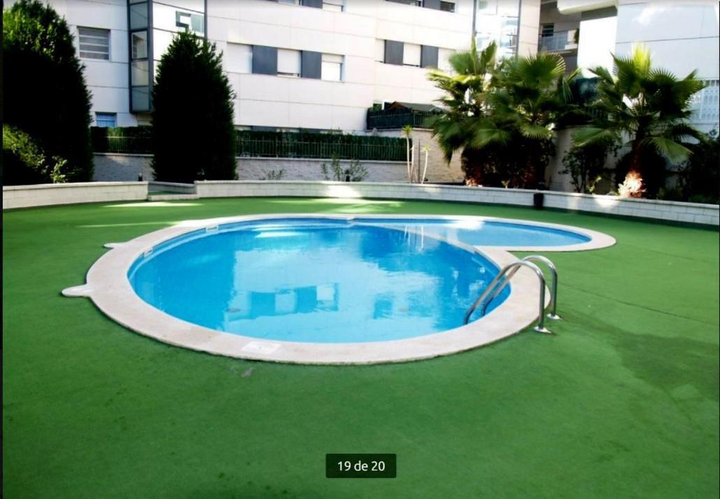 Apartamento lujo& piscina junto Barcelona Centro Ripollet Exterior foto